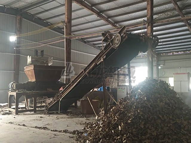 湖南廢紙撕碎、粉碎生產(chǎn)線現(xiàn)場(chǎng)